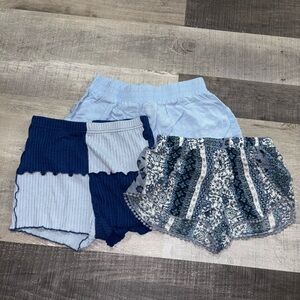 🐬Set of Three Blue and Patterned Shorts